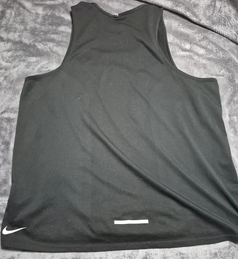Polera sin mangas Nike Dri-Fit negra - 3