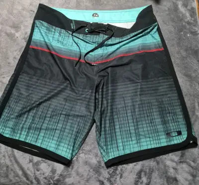 Shorts de baño Oakley para hombre talla 38 - miniatura 1