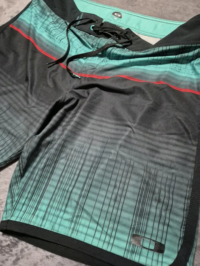 Shorts de baño Oakley para hombre talla 38 - 2