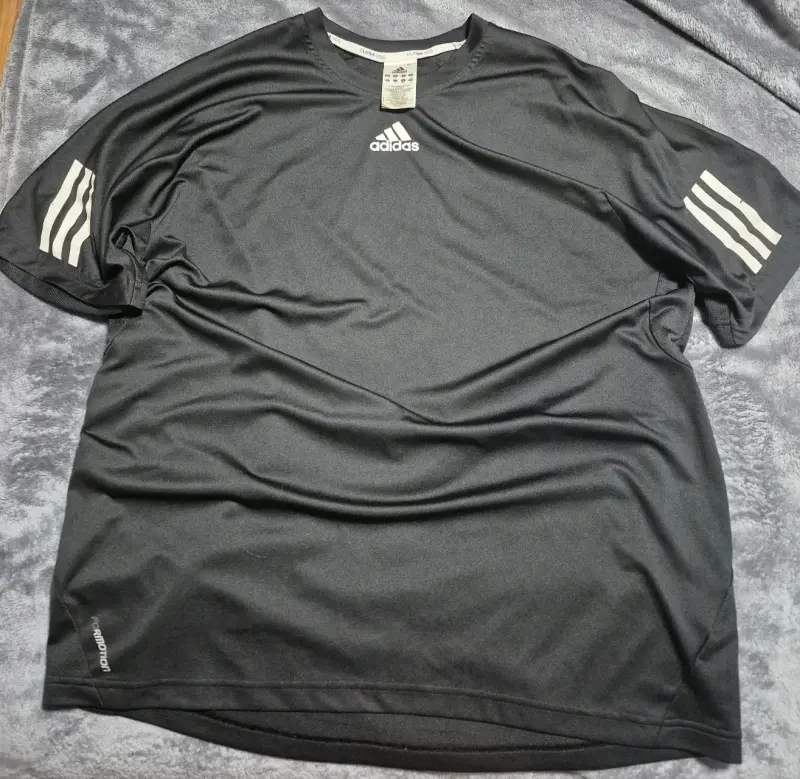 Polera deportiva negra Adidas Clima365 - 1