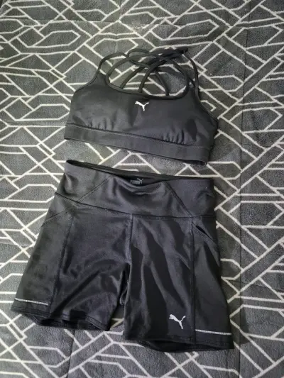 Conjunto deportivo negro Puma para mujer - miniatura 1