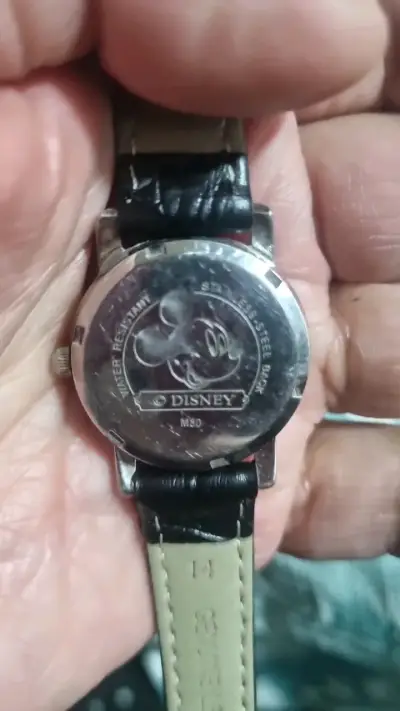 Reloj de pulsera Disney con Mickey Mouse - miniatura 2