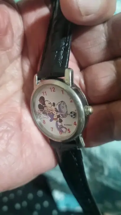 Reloj de pulsera Disney con Mickey Mouse - miniatura 4
