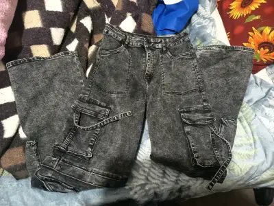Pantalones cargo gris oscuro estilo casual - miniatura 1