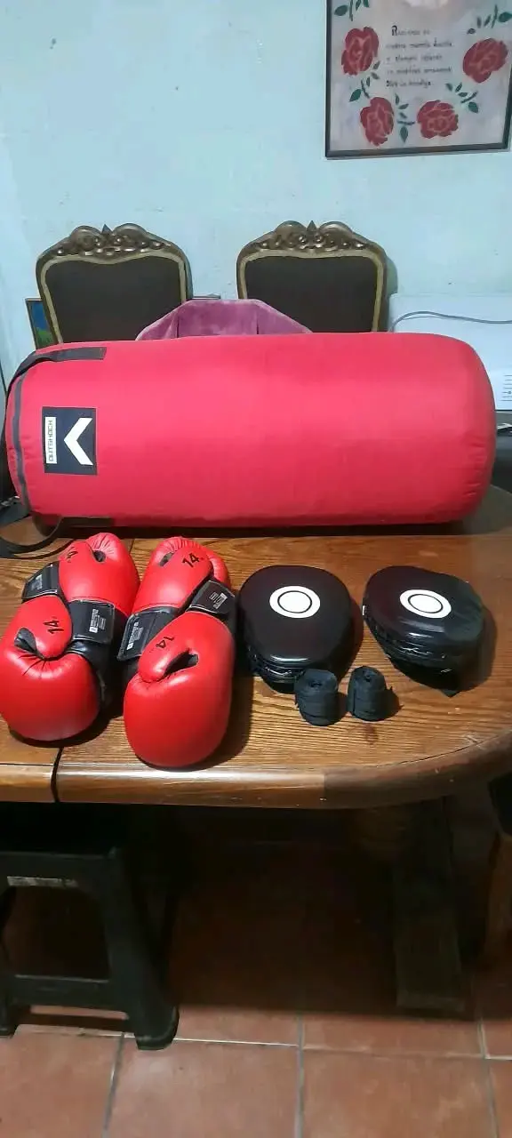 Equipo de boxeo completo nuevo (vendo o permuto)