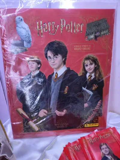Set de Coleccionables Harry Potter con Muñeco y Álbum - miniatura 3