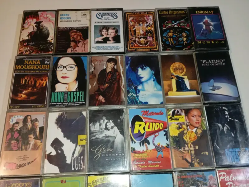 Colección de Cassettes de Música Variada - 3