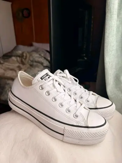 Zapatillas blancas de cuero para mujer - miniatura 1