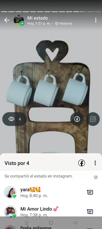 Soporte de Madera para Tazas con Diseño de Corazón - miniatura 2