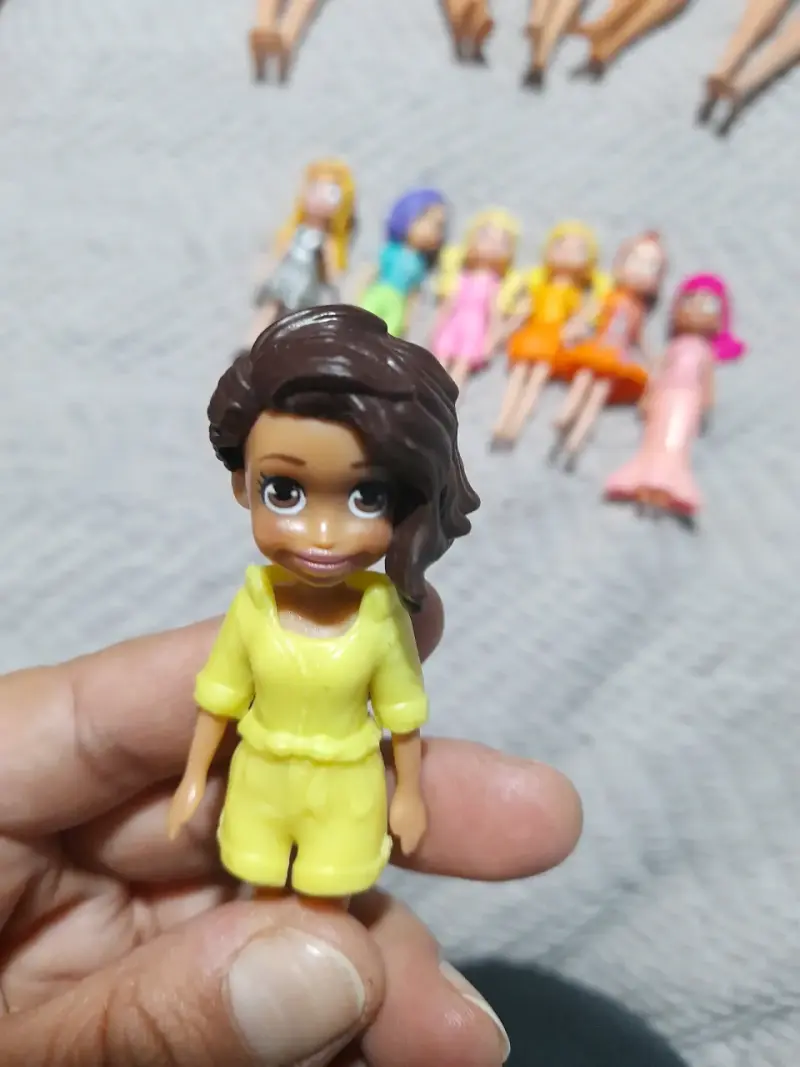 Casa de muñecas Polly Pocket con 8 figuras - 6
