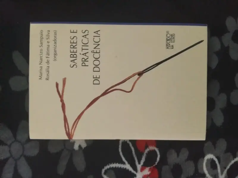 Lote de libros variados de educación y ficción - 4
