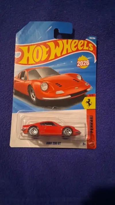 Auto a escala Hot Wheels Ferrari Dino 206 GT - miniatura 1