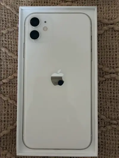 iPhone 11 Blanco en Buen Estado - miniatura 1