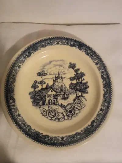 Plato decorativo cerámico con diseño vintage - miniatura 3