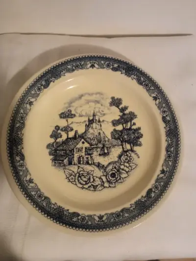 Plato decorativo cerámico con diseño vintage - miniatura 4