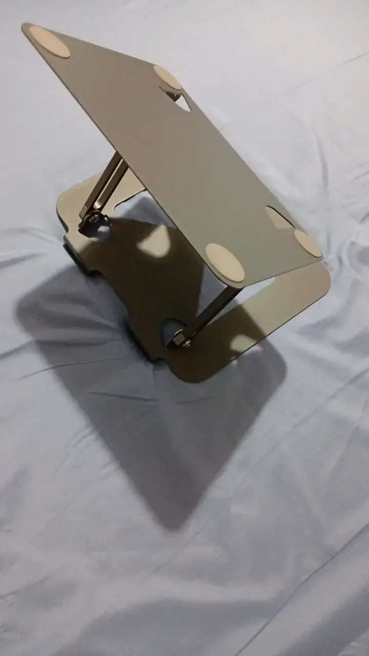 Soporte ajustable para laptop de metal - 3