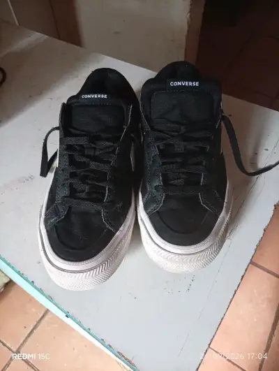 Zapatillas negras unisex Converse talla 41 - miniatura 1
