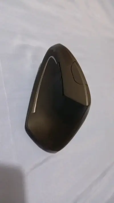 Mouse ergonómico inalámbrico negro - miniatura 3