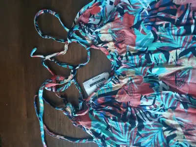 Polera  floral multicolor con tirantes - miniatura 2