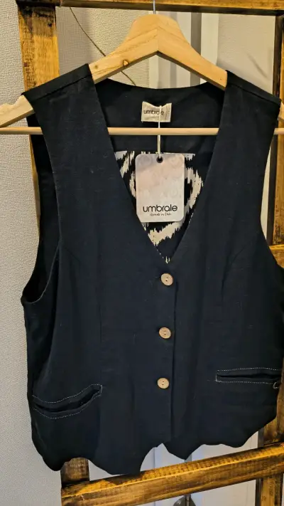 Vest Negro de Mujer Umbrale con Botones - miniatura 1