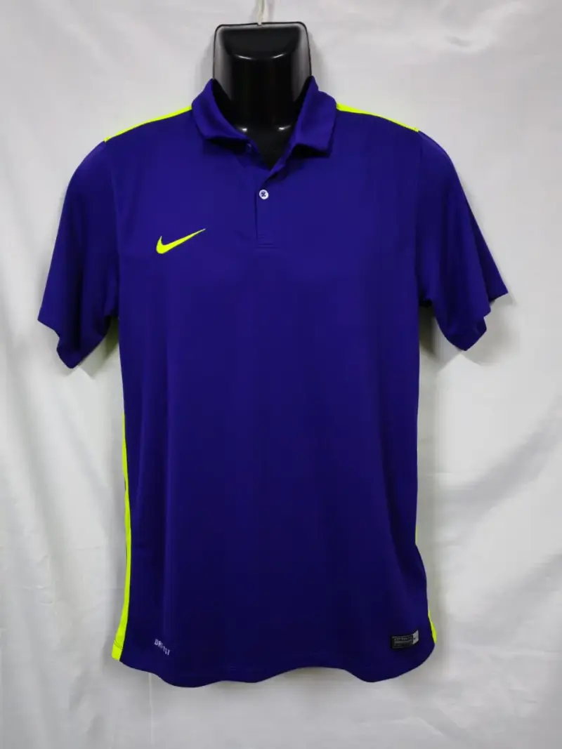 camiseta de fútbol marca nike talla S - 1