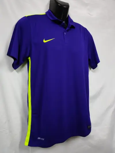 camiseta de fútbol marca nike talla S - miniatura 2