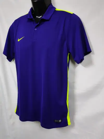 camiseta de fútbol marca nike talla S - miniatura 3