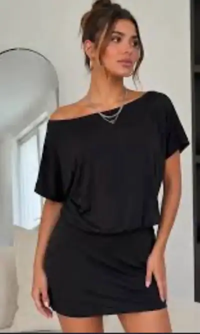Vestido corto negro de un hombro - miniatura 2