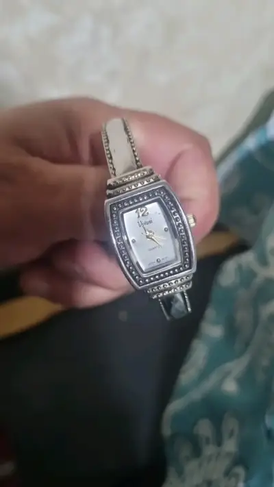 Reloj de pulsera vintage plateado para mujer - miniatura 2