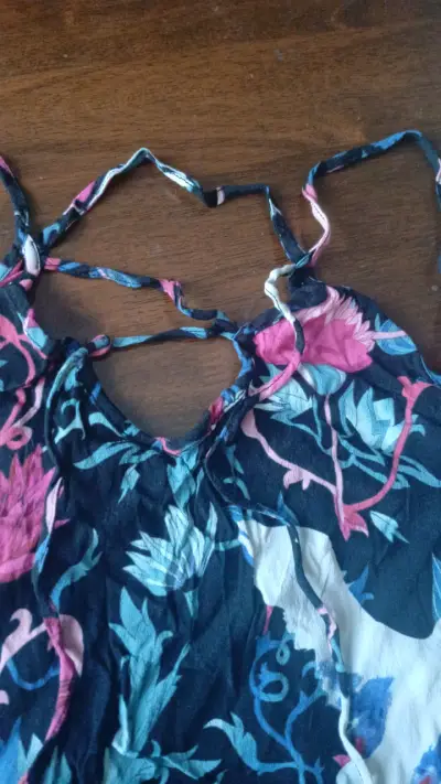 Polera  floral multicolor con tirantes - miniatura 2