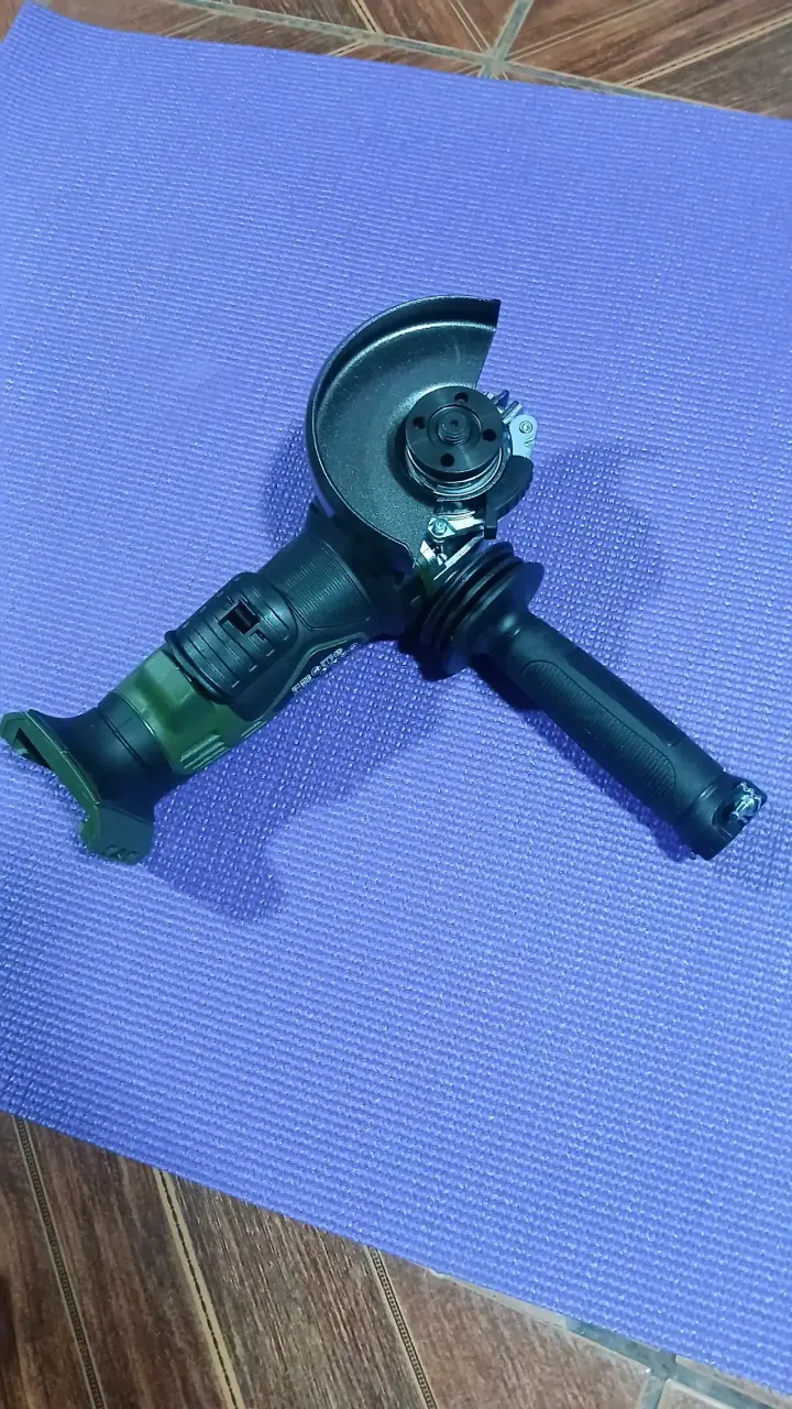 Mini esmeril angular inalámbrico Bauker 18V - 4