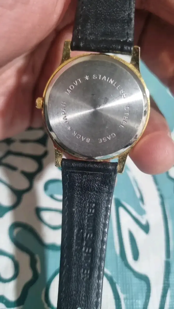 Reloj de pulsera clásico con correa negra - 2