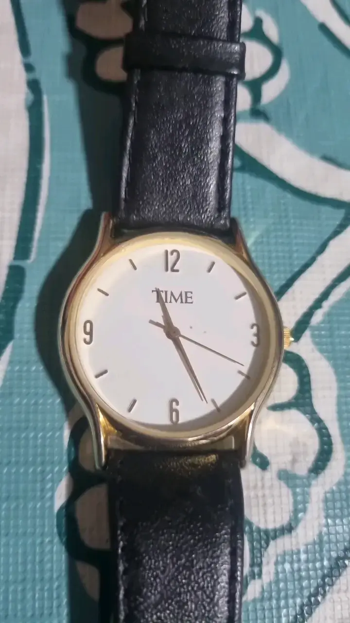Reloj de pulsera clásico con correa negra - 5