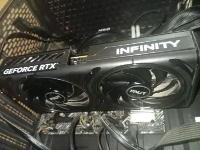 Tarjeta Gráfica Palit 2 GeForce RTX 5060 8GB OC - miniatura 3