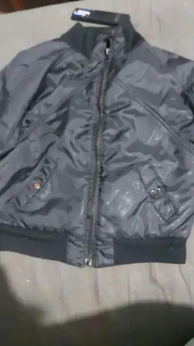 Chaqueta negra de mujer - miniatura 2