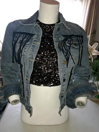 Chaqueta de mezclilla con flecos para mujer - miniatura 1