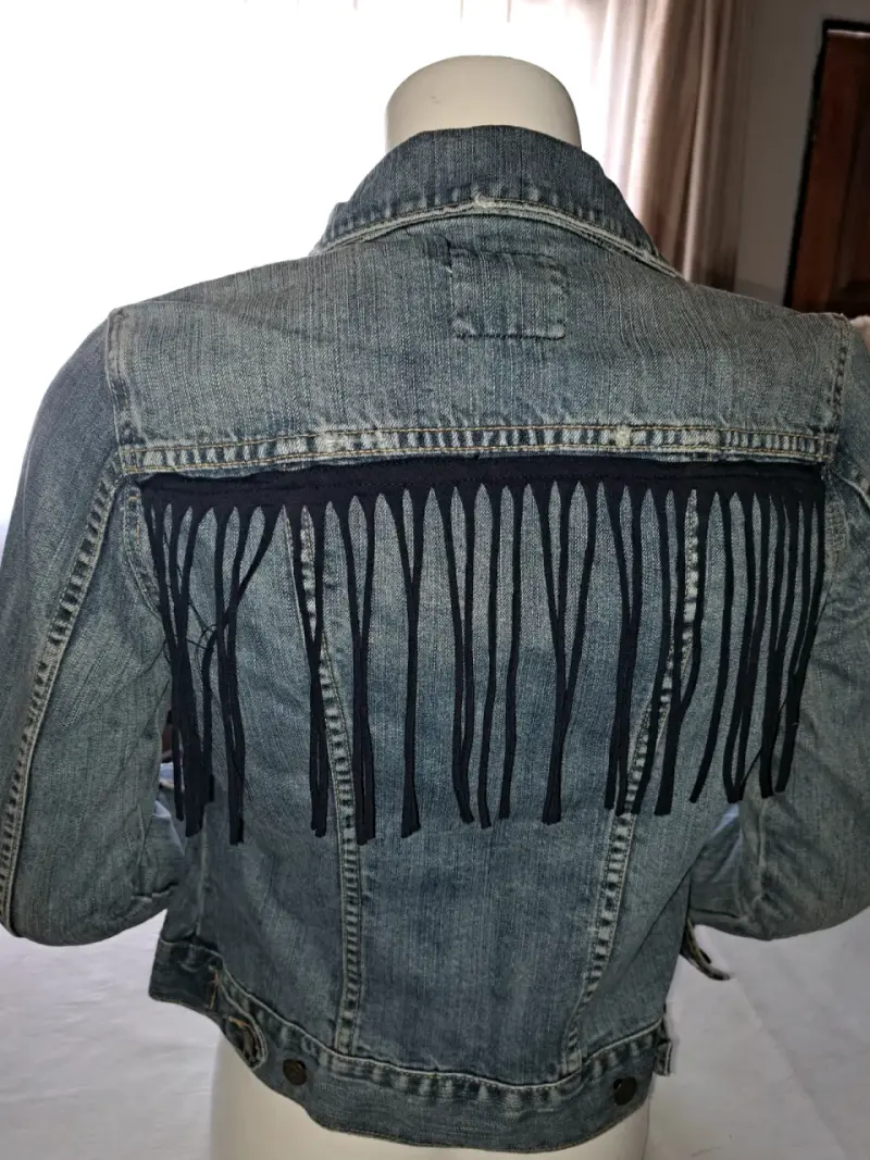 Chaqueta de mezclilla con flecos para mujer - 2