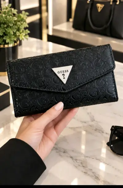 Billetera Negra Guess con Logo Grabado - miniatura 1