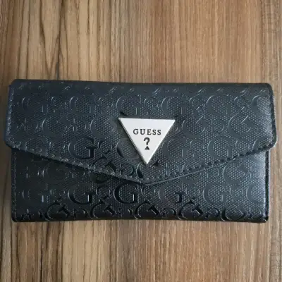 Billetera Negra Guess con Logo Grabado - miniatura 2