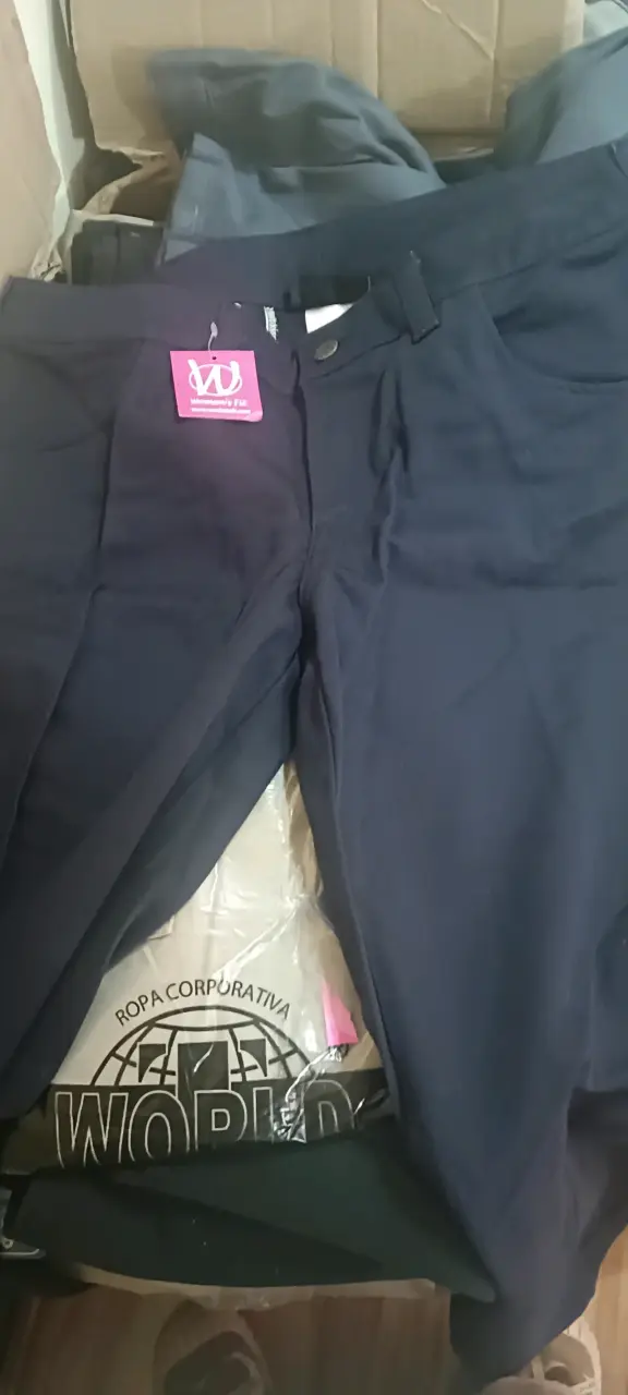 Pantalones cargo y camisas - 4