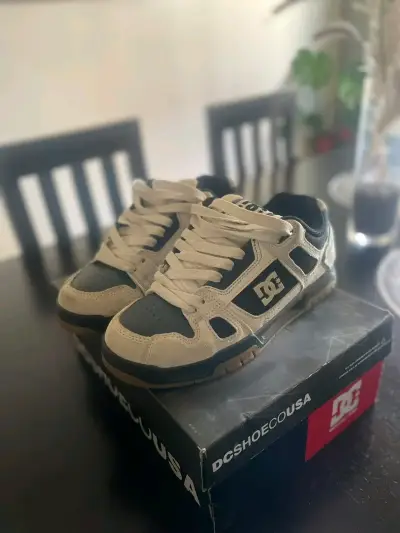 Zapatillas deportivas DC Shoes blancas y negras - miniatura 1