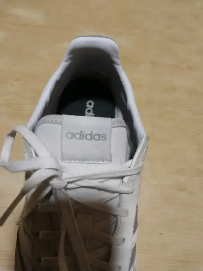 Zapatillas deportivas blancas Adidas clásicas - miniatura 3