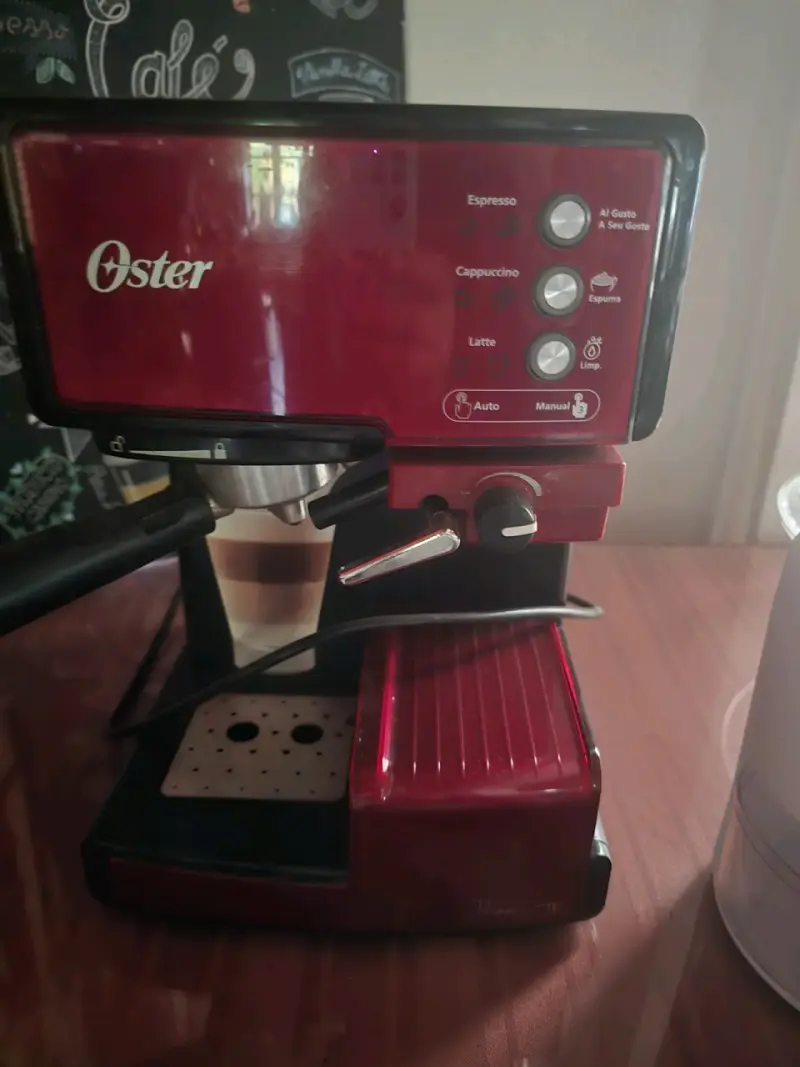 Cafetera Espresso Oster Roja Automática
