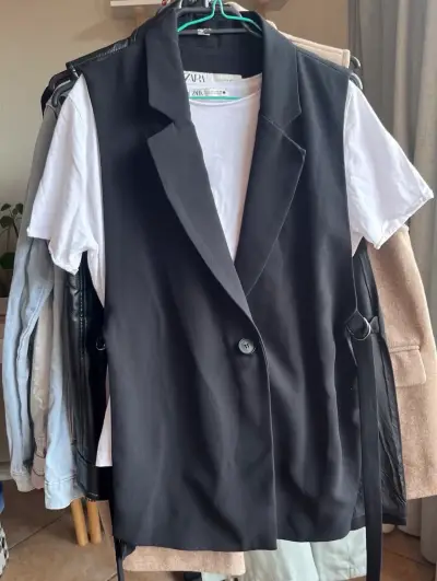 Blazer sin mangas marca Zara - miniatura 1