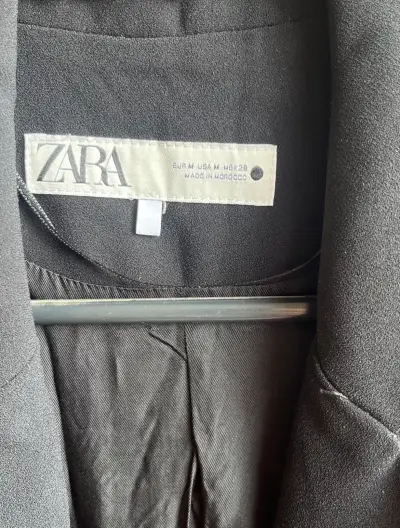 Blazer sin mangas marca Zara - miniatura 4