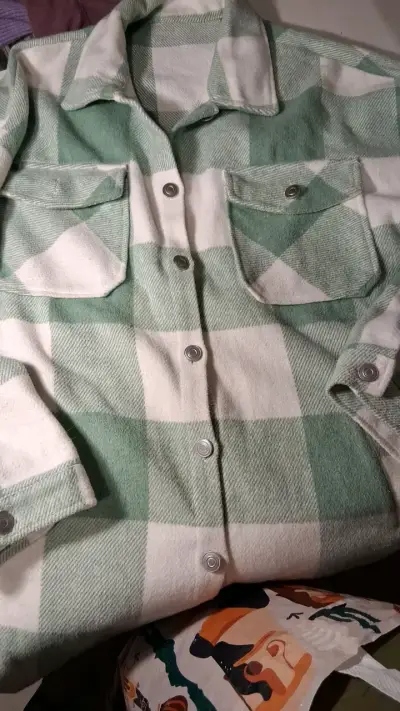 Chaqueta de franela a cuadros verde y blanco - miniatura 1