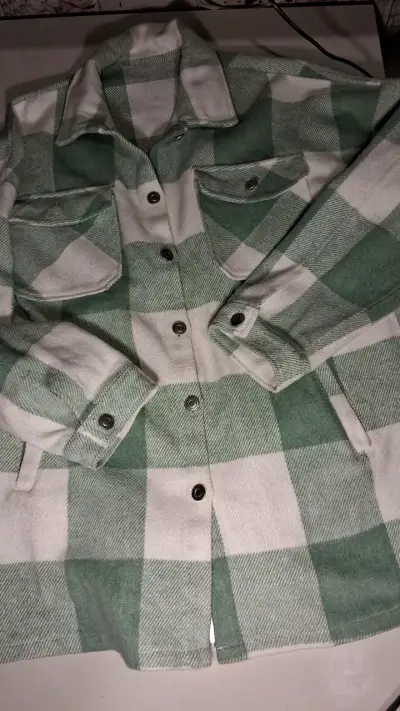 Chaqueta de franela a cuadros verde y blanco - miniatura 2