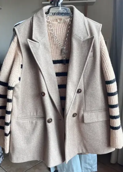 Abrigo sin mangas marca Zara - miniatura 1