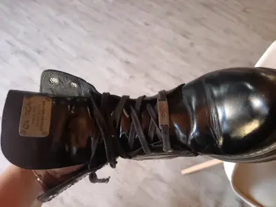 Botas de cuero negro marca exotica - miniatura 3