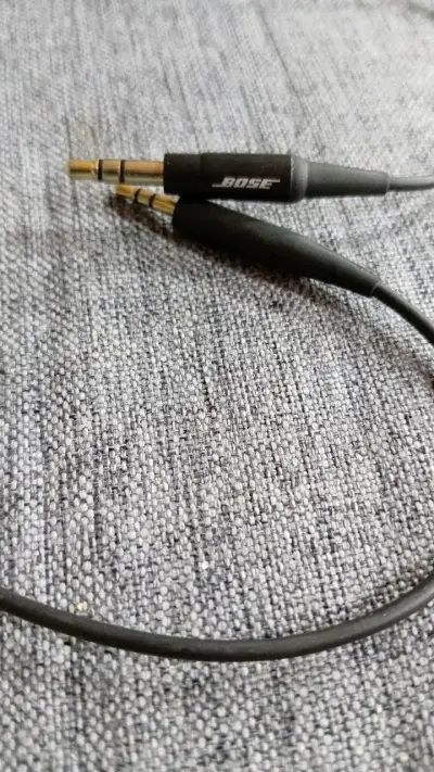 Auriculares Bose con cable de audio - miniatura 1